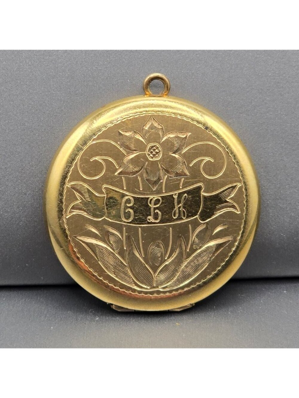 Victorian Revival Gold Filled Locket Pendant Round Floral Engraved 1974 - Picture 6 of 15